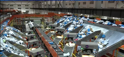 我国快递年业务量首次突破1800亿件