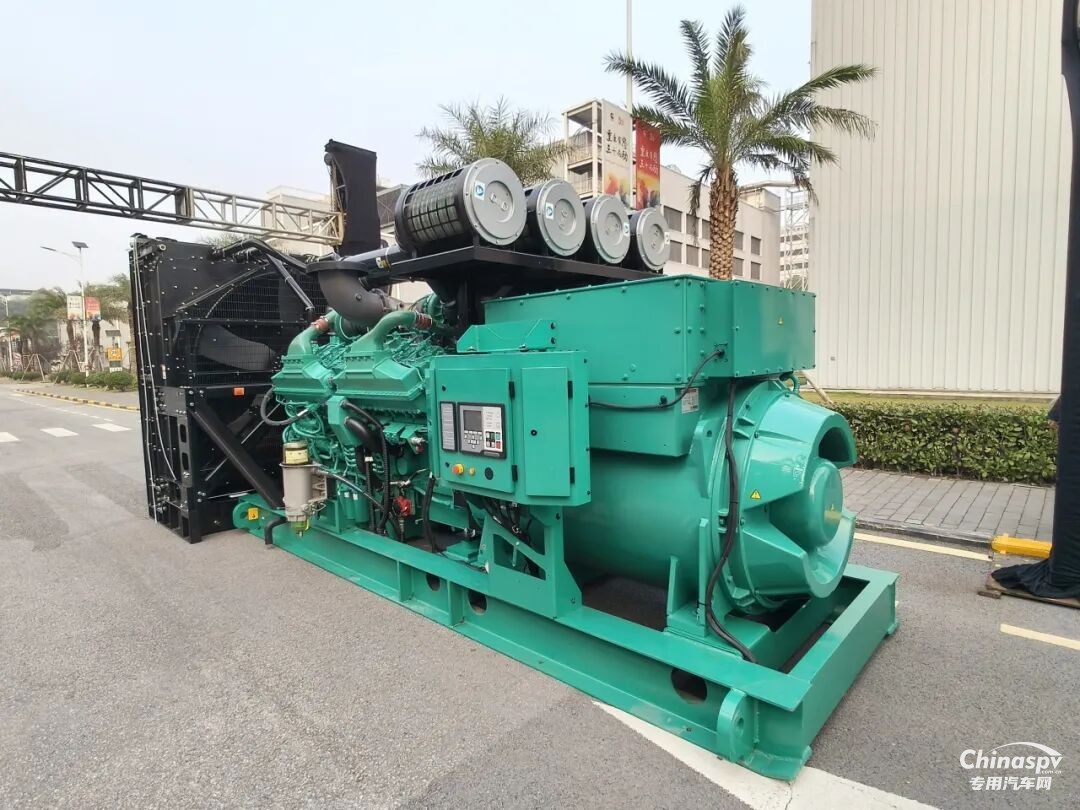 康明斯电力带排放高功率机组新品发布，并公布微电网混动技术路径
