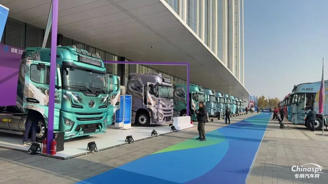 搭载伊思灵NTS2，陕汽X6000超凡旗舰版亮相