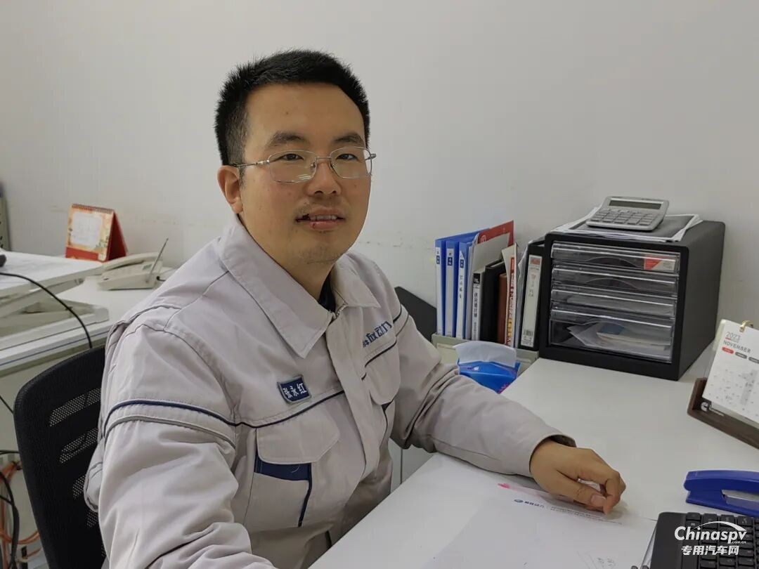 解放动力:红色引擎强动能,党员攻坚勇争先!