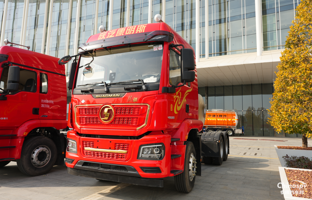 全域深耕 全景突破!西安康明斯闪耀陕汽重卡2026商务年会!