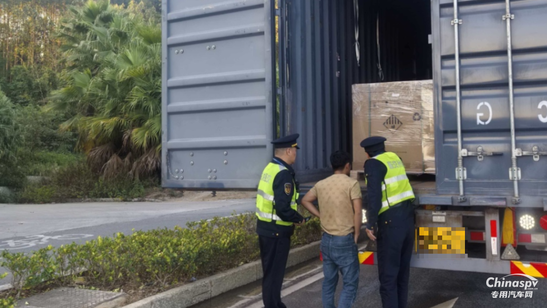 广西查处一普货企业非法承运危险货物锂电池