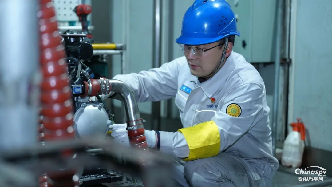 解放动力谢子奇：一线淬初心 双线写担当