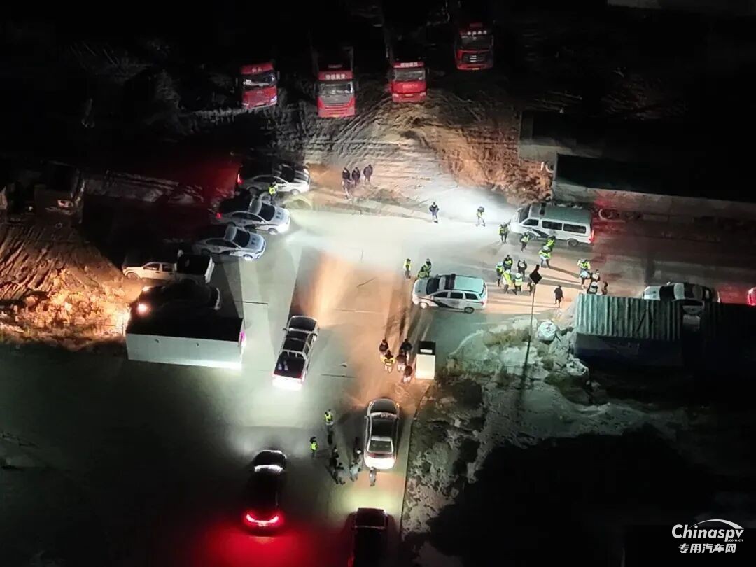 内蒙古端掉一非法存储转运危化品窝点