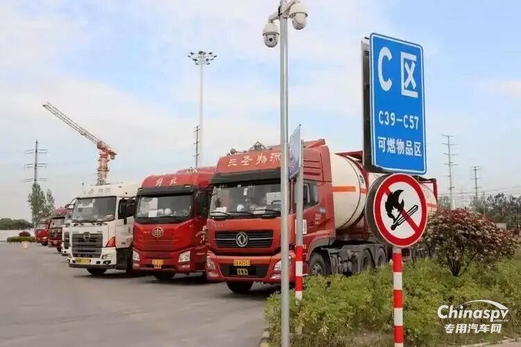 给“移动风险”按下暂停键：危化品停车安全三步骤