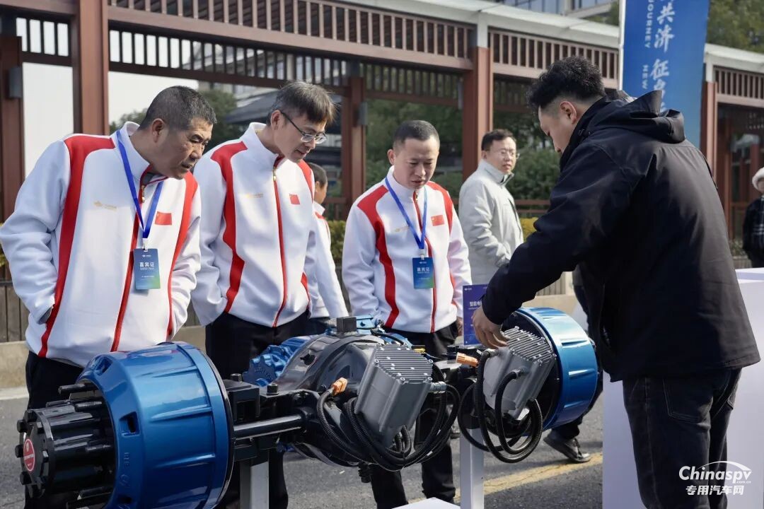 共赴新征程!汉德车桥荣获五征集团金牌供应先锋奖!