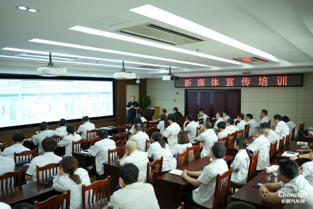 2025年,事业部斩获亮眼传播成果,网宣红人短视频总传播量破1.26亿次,既守住宣传严谨性,又让品牌声量成功“破圈”。