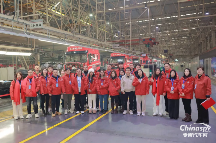 东风康明斯：天龙哥十年之约温暖启程