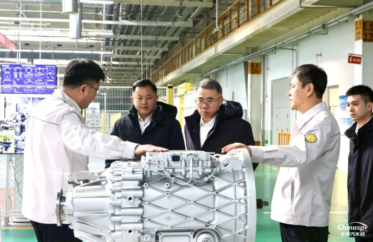 中国一汽党委常委、副总经理张小帆到一汽解放调研