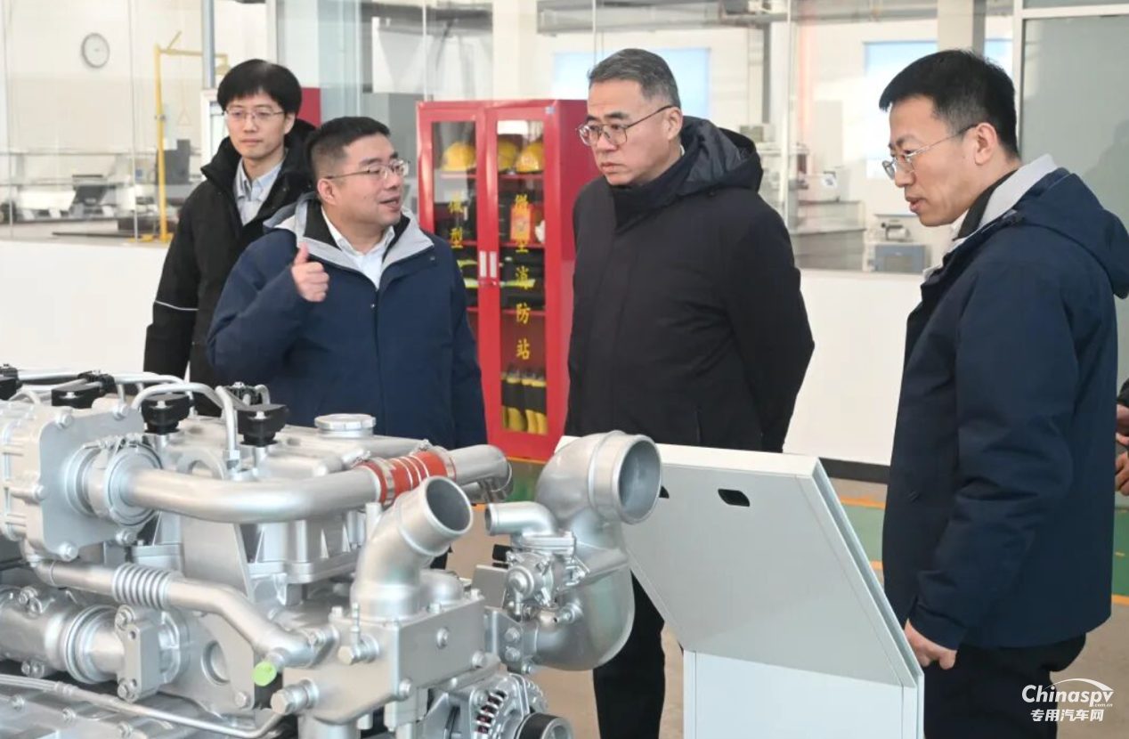 中国一汽党委常委、副总经理张小帆到一汽解放调研