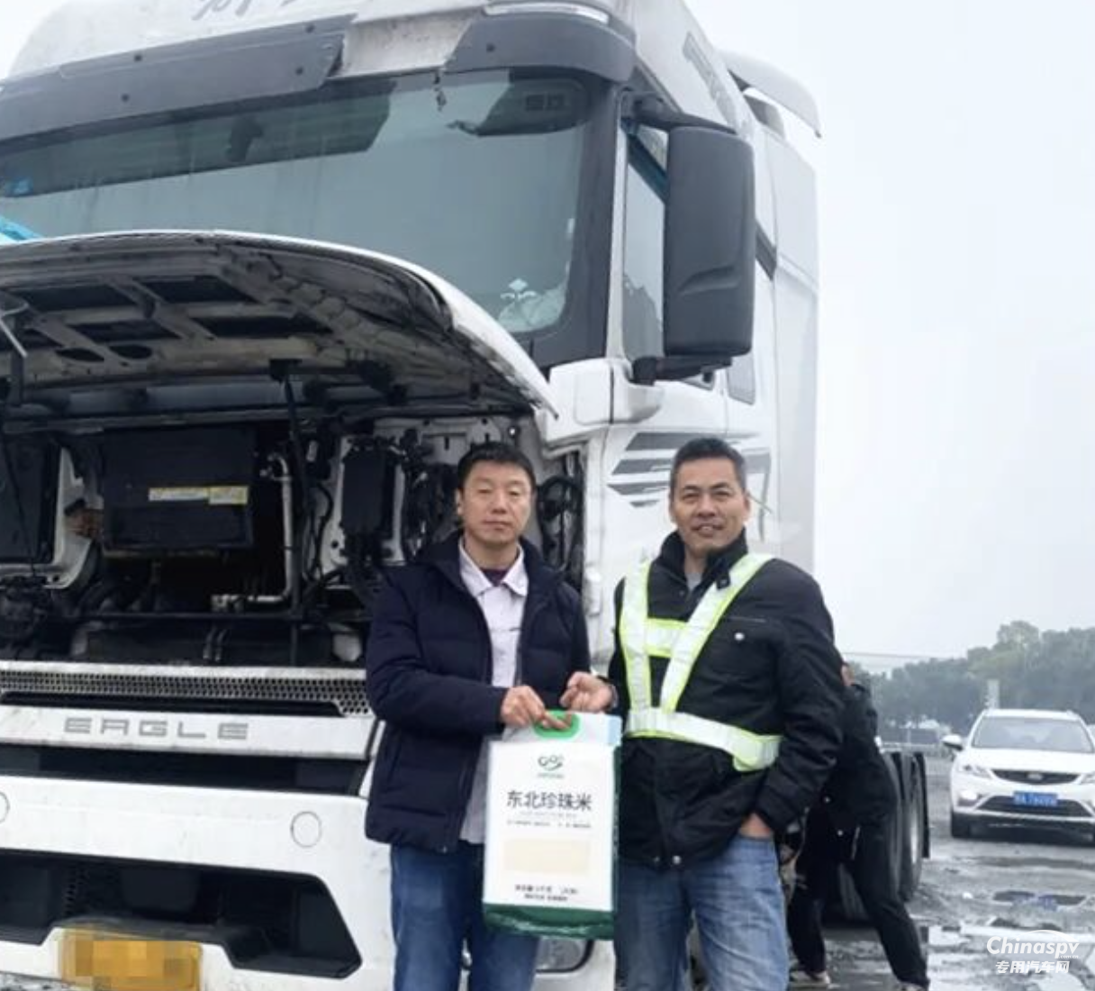 春节服务“不打烊” 解放动力24小时守护，陪伴卡友一路坦途！