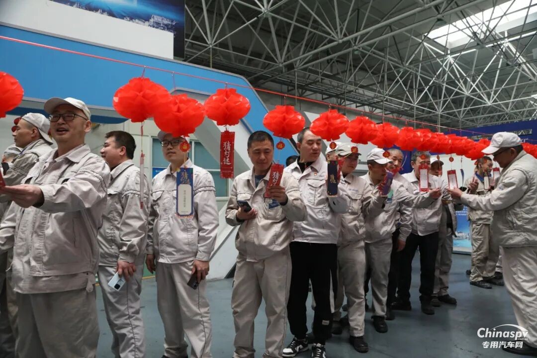 解放动力总成事业部欢喜闹元宵！