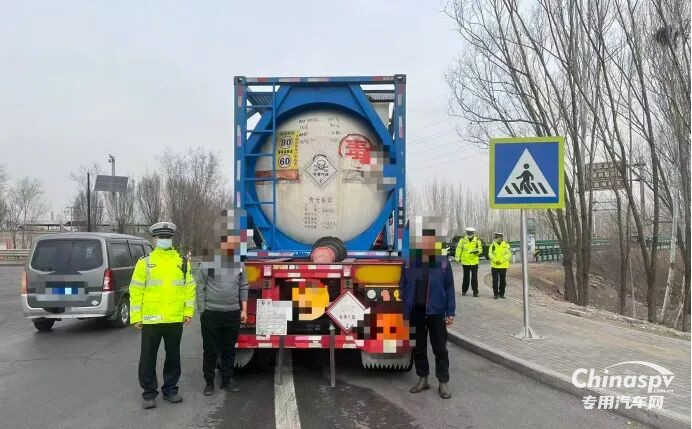 银川查获一危化品车未按规定线路行驶记6分