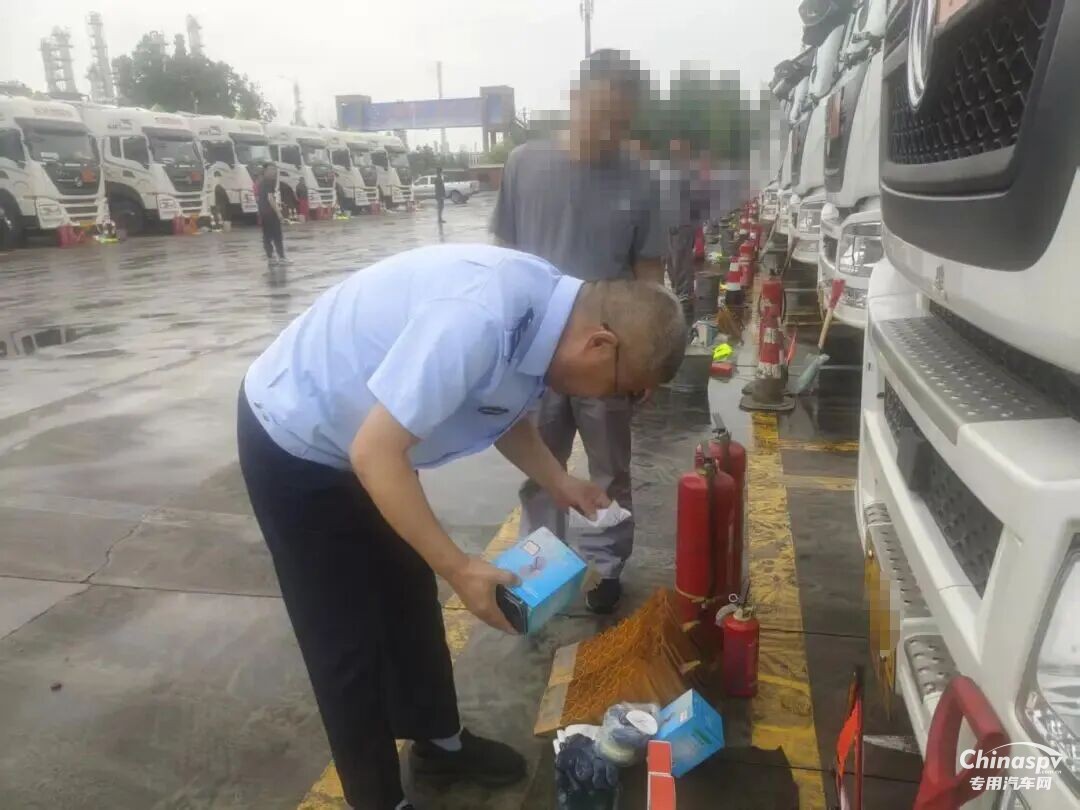 山东东营开展危化品运输夏季实车核查