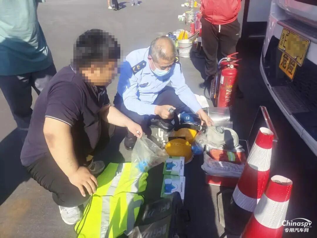 山东东营开展危化品运输夏季实车核查