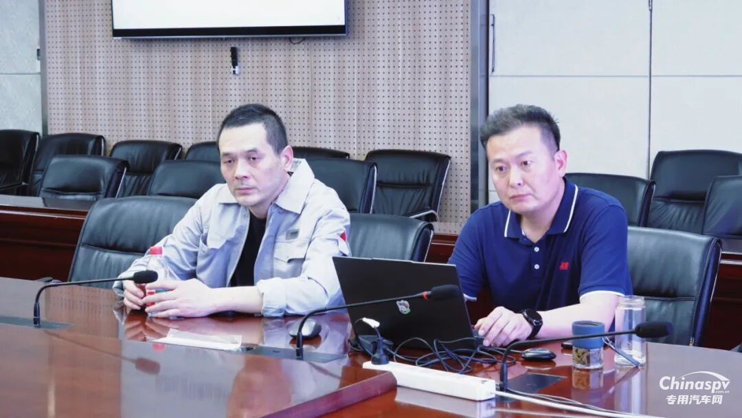 甘肃客户代表团莅临东风龙擎工厂考察交流