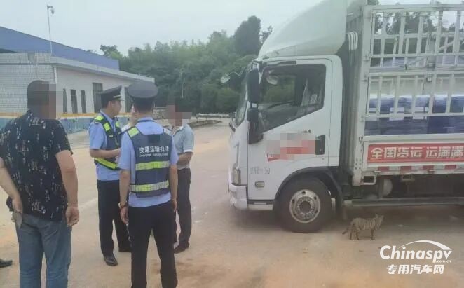 长沙交通执法部门严查危货托运违法行为