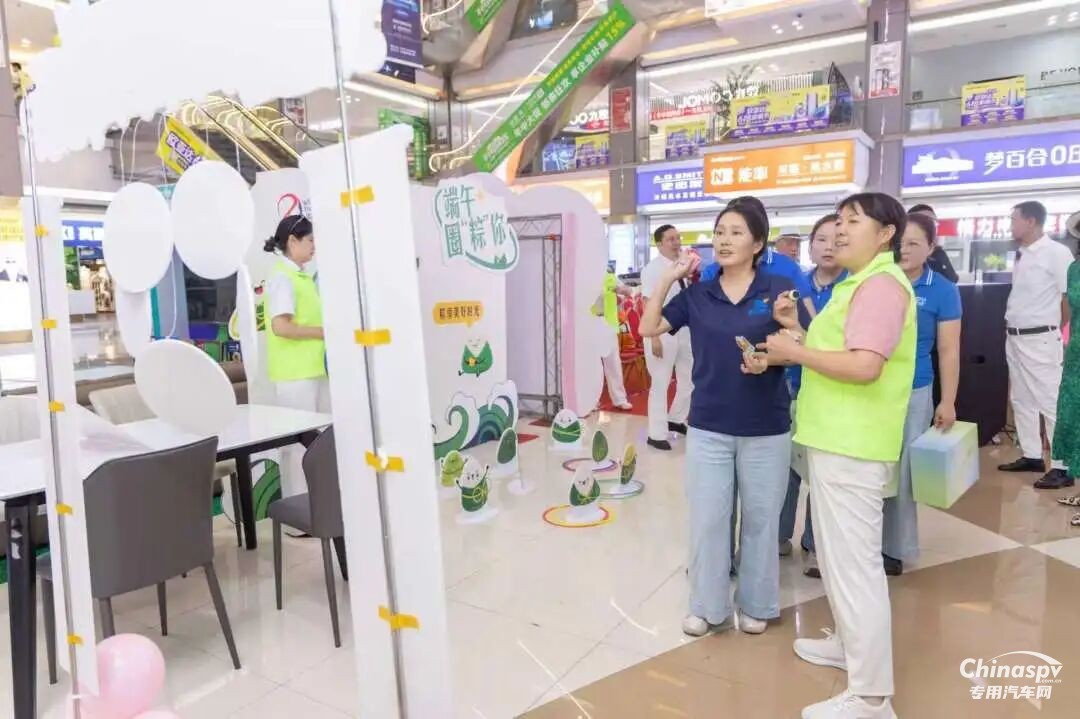 货运路上绽芳华！东风康明斯暖心致敬巾帼力量