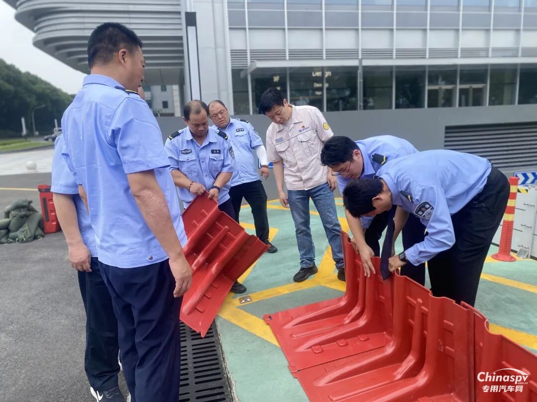 解放动力：闻“汛”而动，坚守担当护平安！