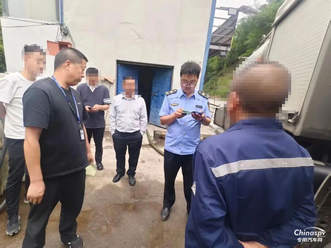 四川一民房变身“油库”囤9吨柴油?严查!