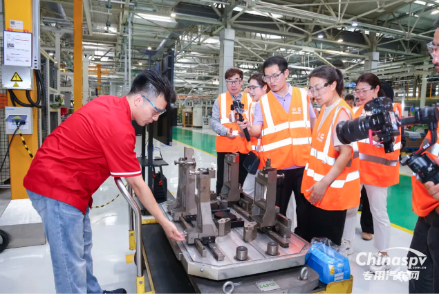 在中国,为全球:东风康明斯以多元化布局打造全球非道路动力制造高地