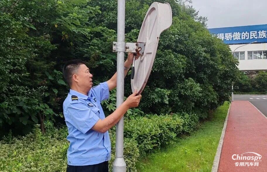解放动力总成事业部全力打赢“巴威”台风防御攻坚战