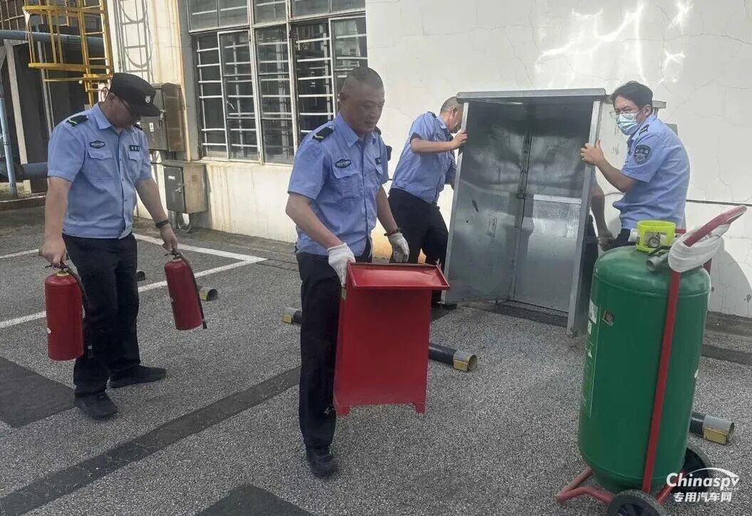解放动力总成事业部全力打赢“巴威”台风防御攻坚战