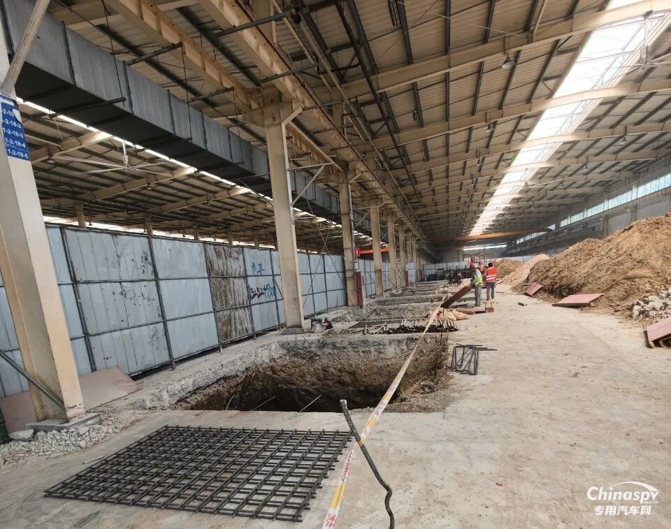 连日来，无锡持续遭遇高温天气，市气象台密集发布高温橙色、黄色预警，防暑降温、安全生产面临严峻考验。解放动力总成事业部广大一线员工迎难而上、坚守岗位，战高温、斗酷暑，全力以赴保生产。
