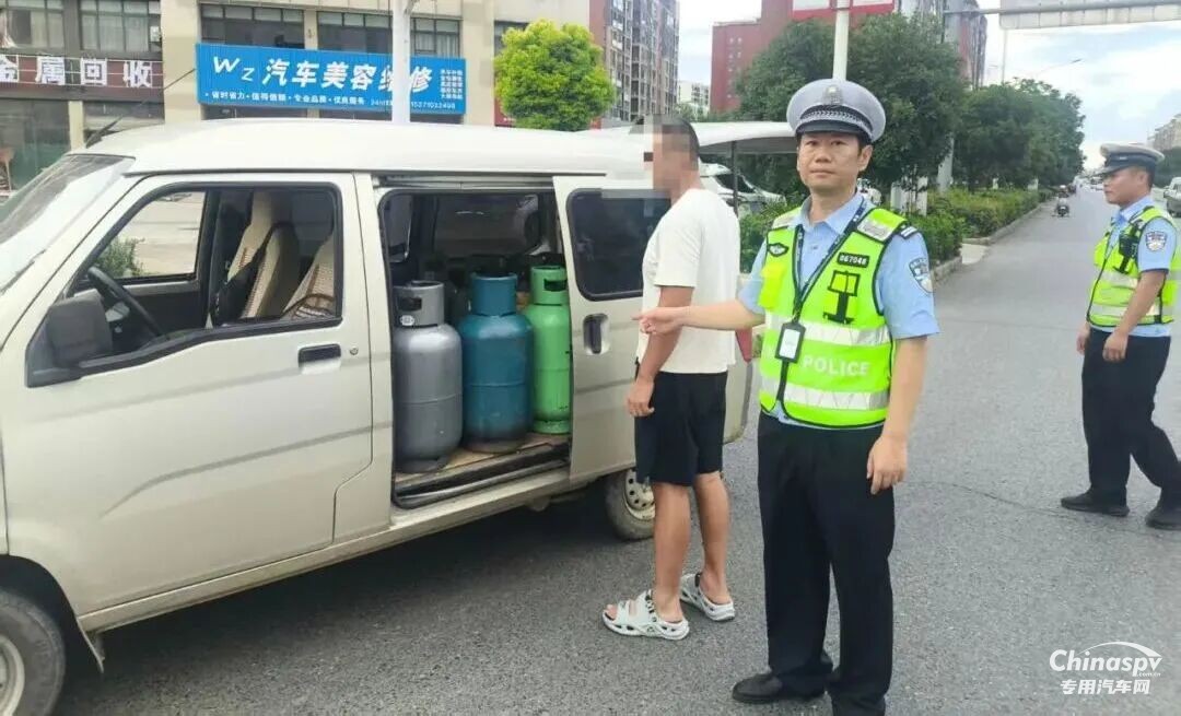 湖北连查2起非法运输危险品案