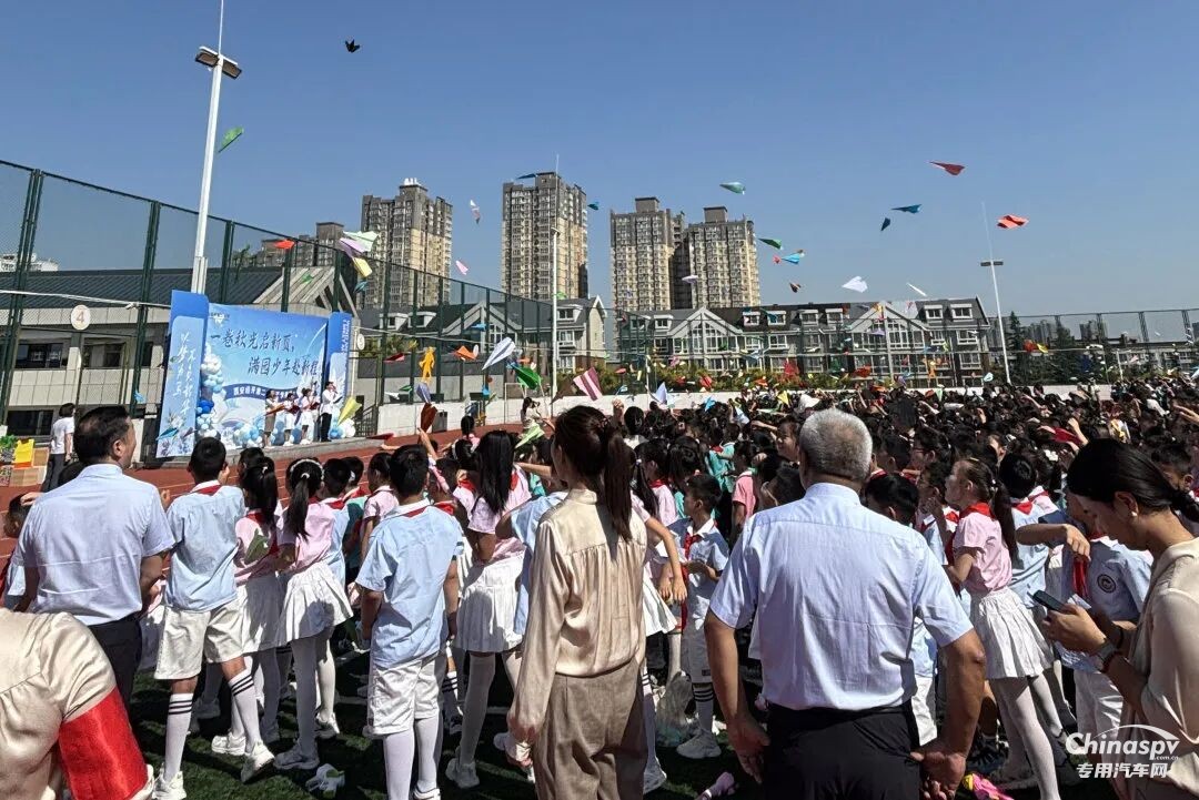“芯”系少年梦 书香续华章：西安康明斯图书捐赠公益活动圆满落幕
