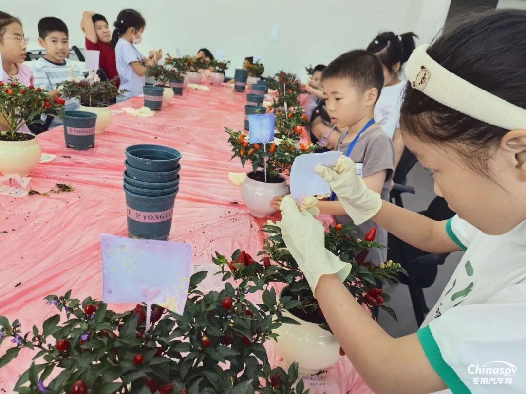 解放动力：“托”起缤纷夏日，陪伴见证成长！