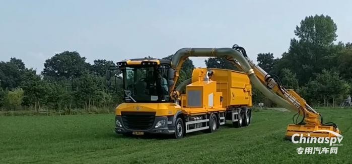 荷兰智能割草车亮相：高效安全的城市草坪维护新选择