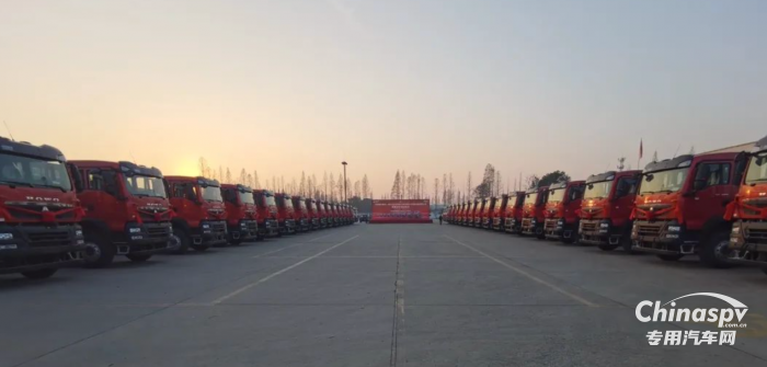 开年收获开门红 30辆豪沃油田搬家车成功交付中石化