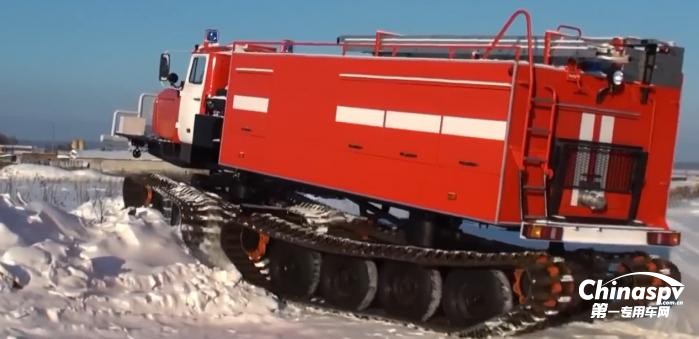 冰天雪地下，俄罗斯的消防车是什么样子的？
