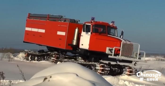 冰天雪地下，俄罗斯的消防车是什么样子的？