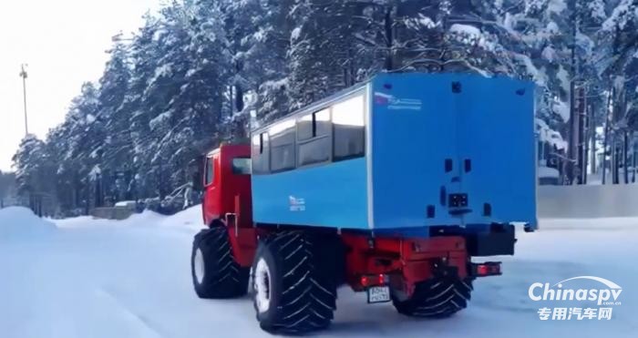跋山涉水 无惧厚雪，这款俄罗斯极限越野重卡真让人刮目相看