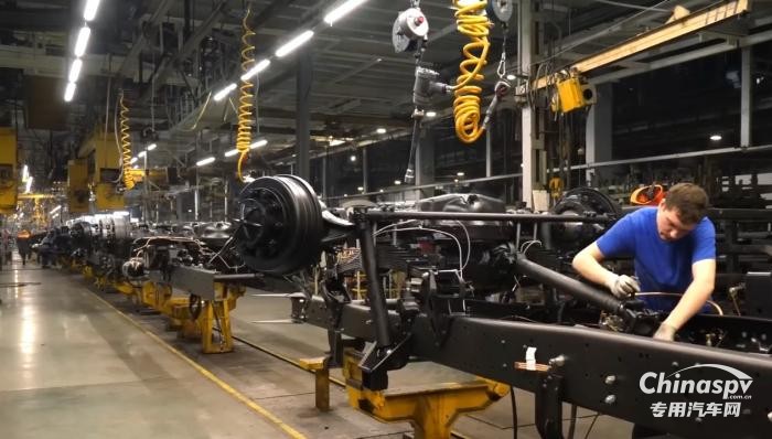 俄罗斯全新极地重卡改装产品即将，多项创新设计助力极地区域物资补给