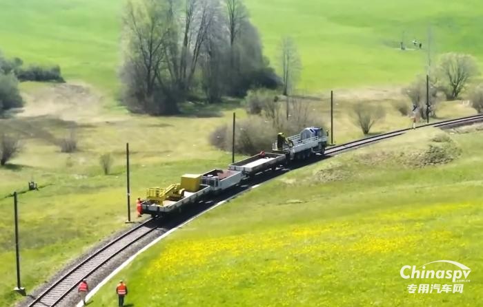 铁路“变形金刚”：法国EFSA打造公铁两用维修车YAK揭秘