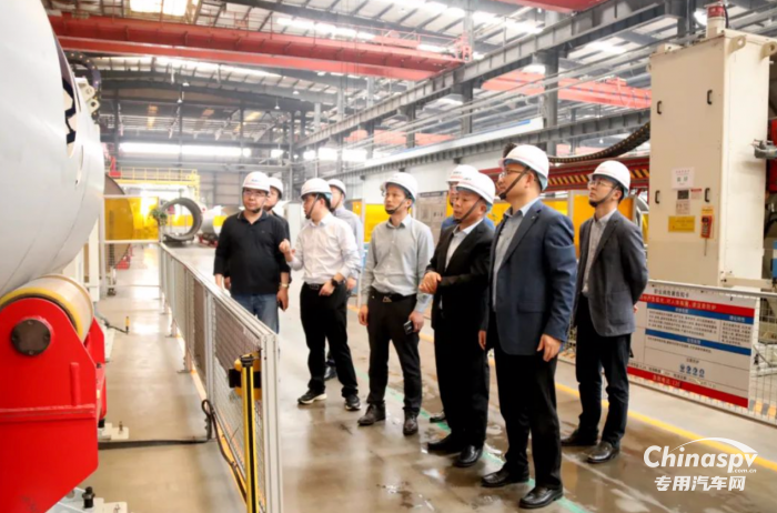 首批签订200台！中集车辆强冠业务集团携手巴蜀集团达成战略合作