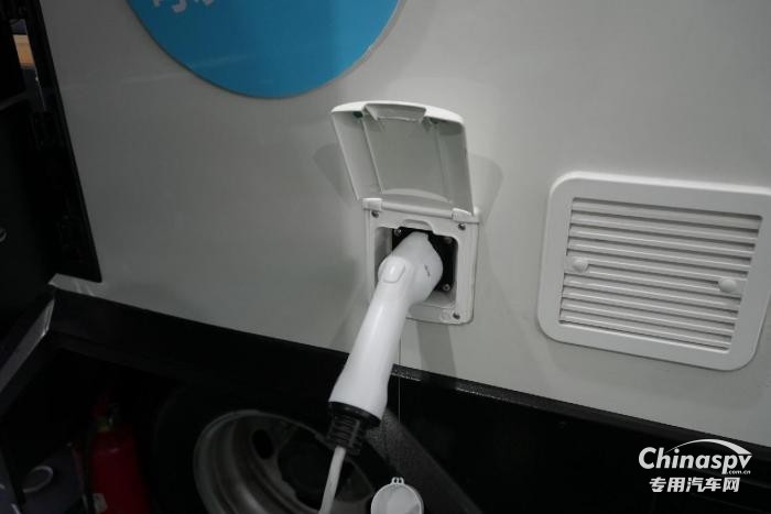 快上车！欧马可智蓝混动房车带你开启无忧之旅！