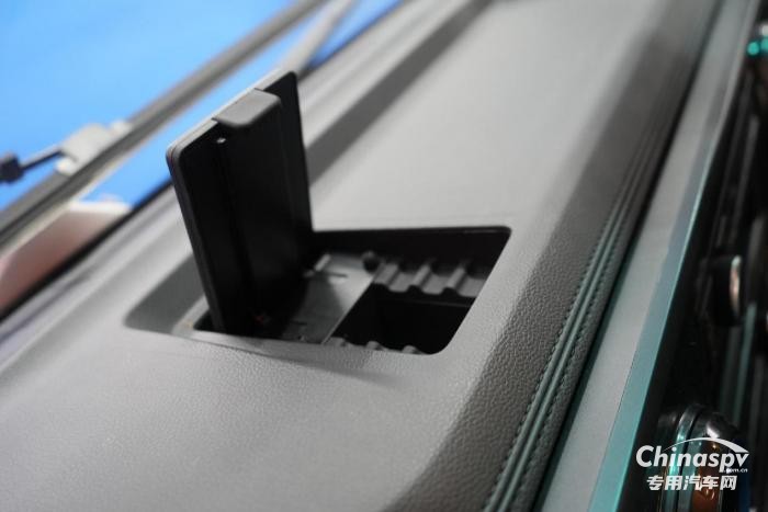 快上车！欧马可智蓝混动房车带你开启无忧之旅！