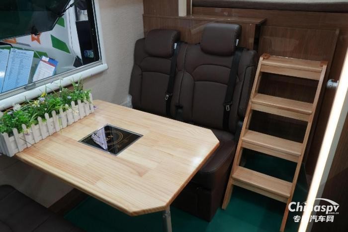 快上车！欧马可智蓝混动房车带你开启无忧之旅！